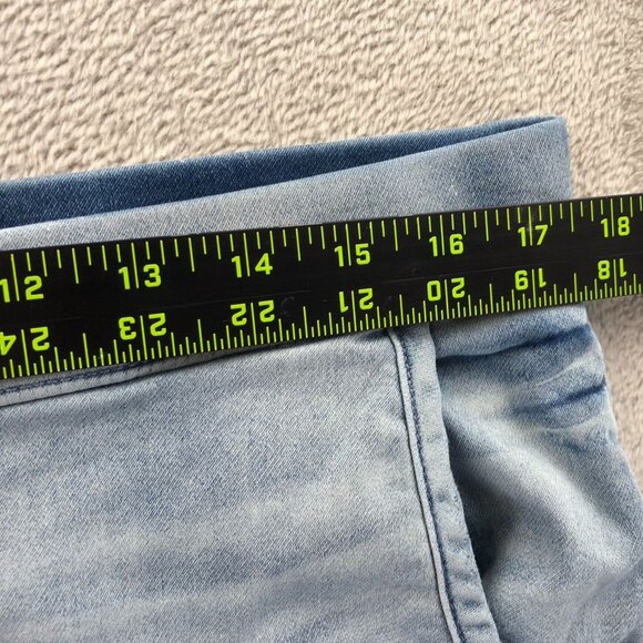 Signature By Levi Strauss Womens Lounge Shorts Size 14 Light Wash Denim Pull On - Picture 5 of 13